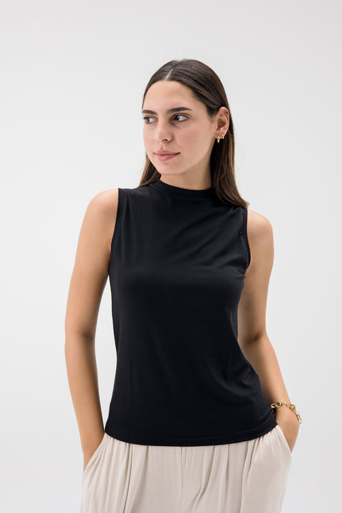 Basic Sleeveless Undershirt