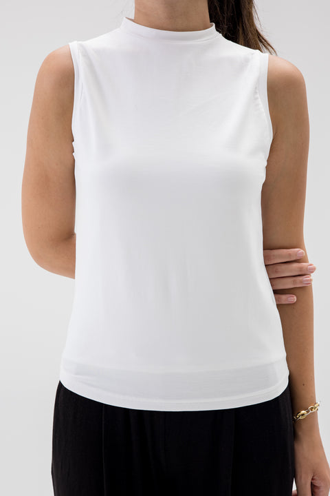 Basic Sleeveless Undershirt